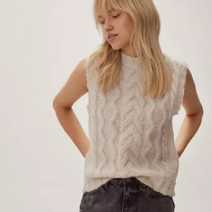Nasty Gal soft knit chunky cable sweater vest medium oatmeal